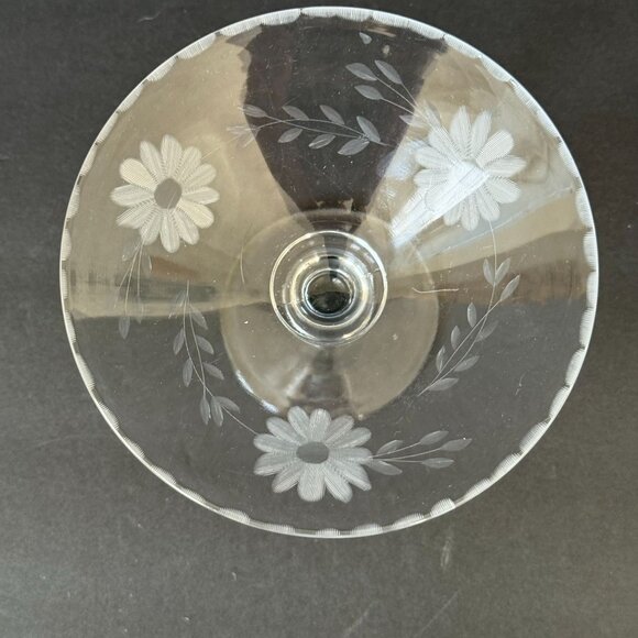 Vintage Clear Glass Etched Candy Dish Daisy & Vine Design 5" - Picture 4 of 5